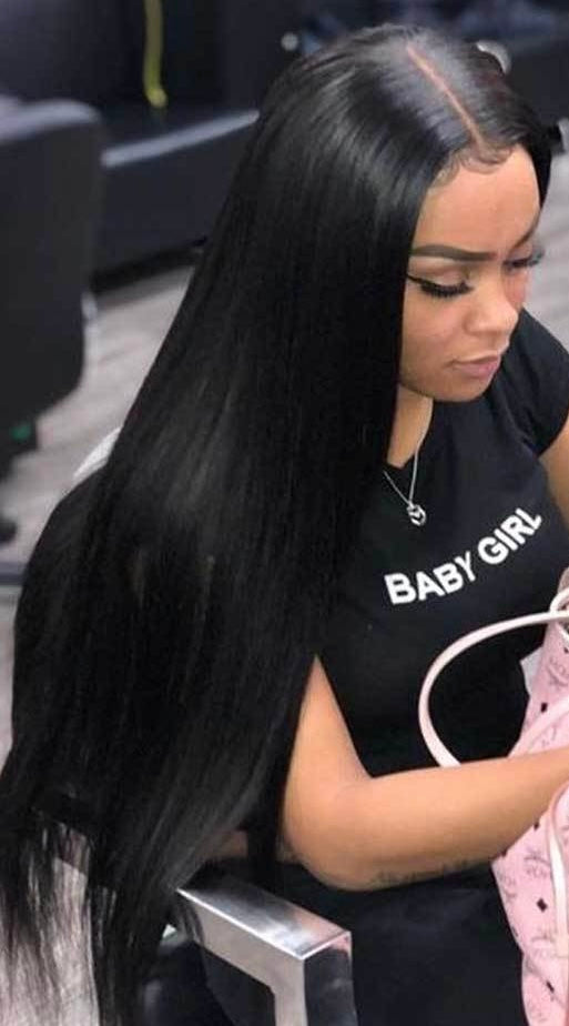 2Trendy - Glueless Straight Lace Wig - Premium Human Hair - Natural Hairline - Ready to Wear