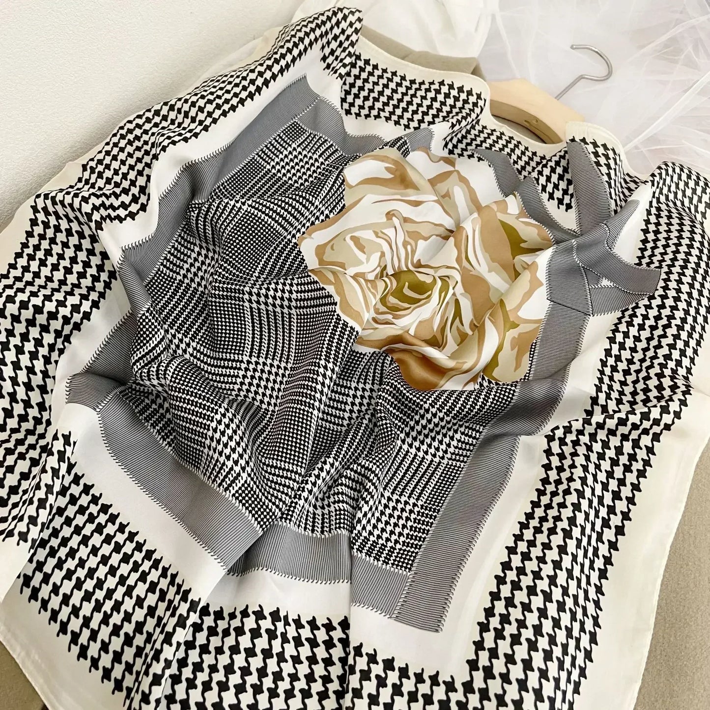 100%Polyester Scarf 70cm Printed Square Scarf